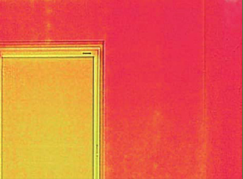 サーモグラフィーによる壁面の温度分布
